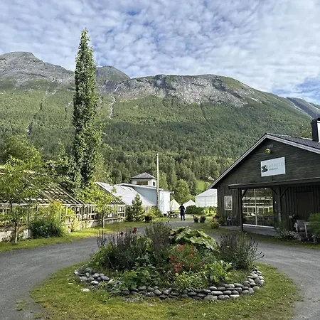 Glamping And Retreat - Telt 6 Vakker Glampingplass Med Landlig - Midt I Ren Og Gronn *